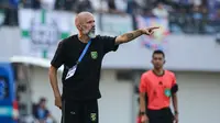 BRI Super League: Pelatih Persebaya Mewaspadai Permainan Kolektif Persija
